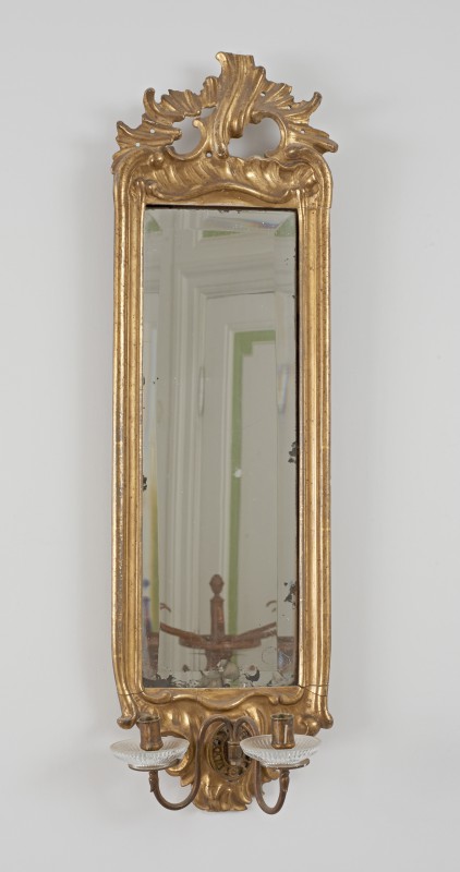 Wall sconce with mirror