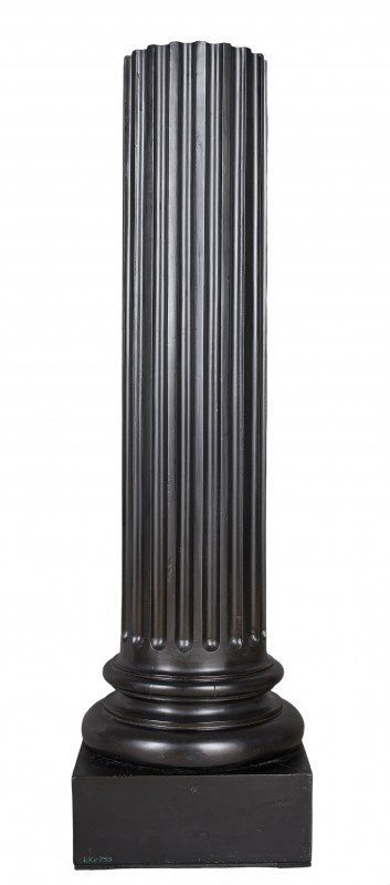 Pedestal in form of fluting column