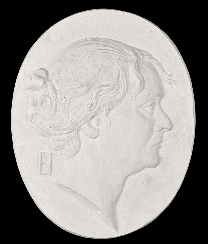 Medalion z portretem Ewy Godwod - konserwatorki rzeźby