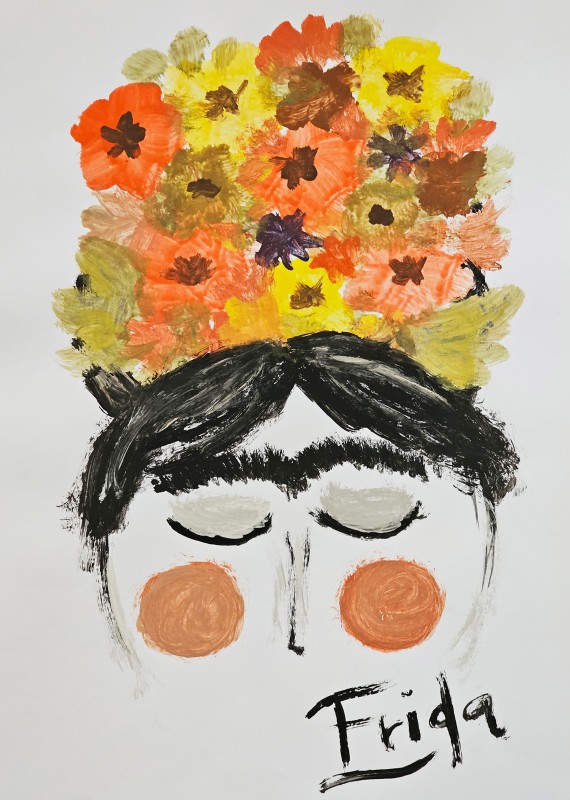 Rysunek przedstawiający głowę kobiety z kwiatami na głowie.