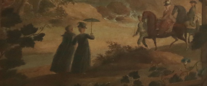 Fragment obrazu, na którym widoczne są dwie kobiety idące pod parasolką, oraz kobieta i mężczyzna na koniach, jednego z koni trzyma z uzdę idący obok mężczyzna.