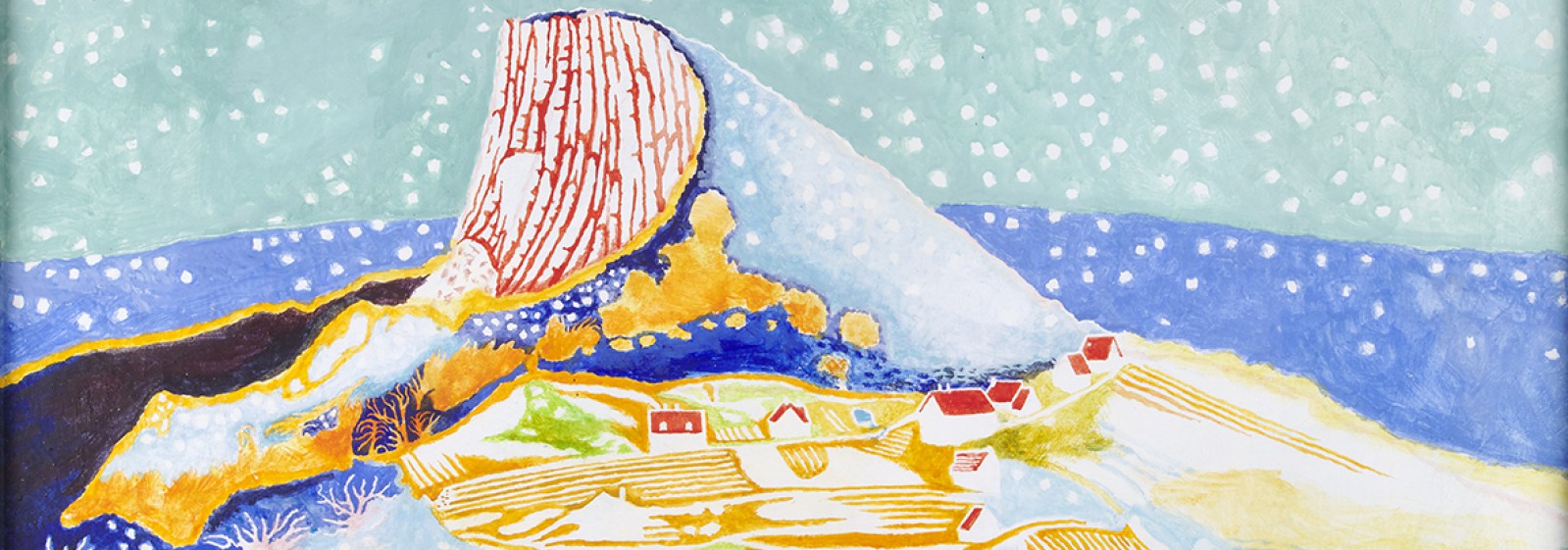 Obraz przedstawiający padający śnieg nad górami, polami i domami, stojącymi w polu. Obraz jest utrzymany w niebiesko-żółto-czerwonej kolorystyce. 