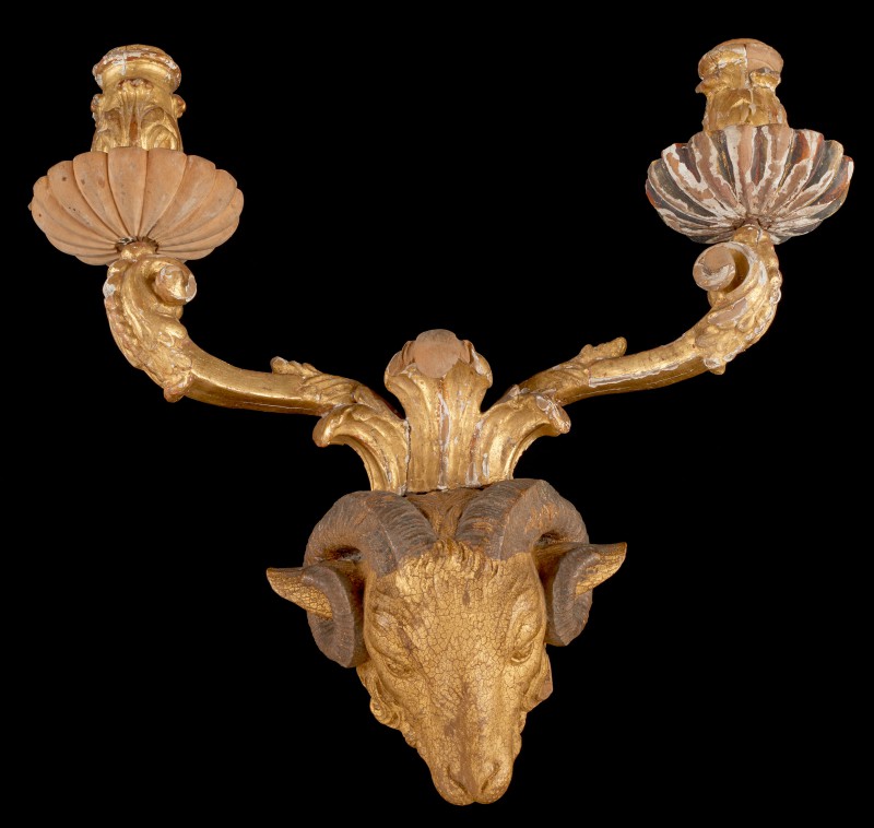 Two-branch applique with motif of ram’s head