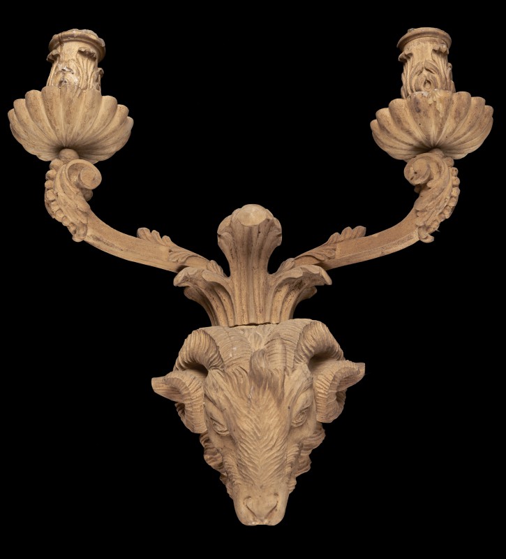 Two-branch applique with motif of ram’s head