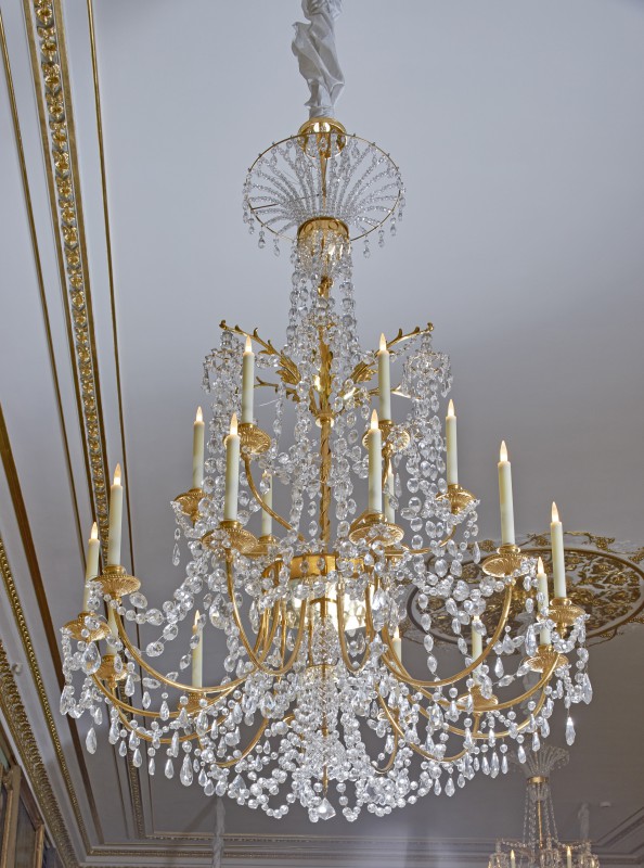 Eighteen-sconce chandelier 