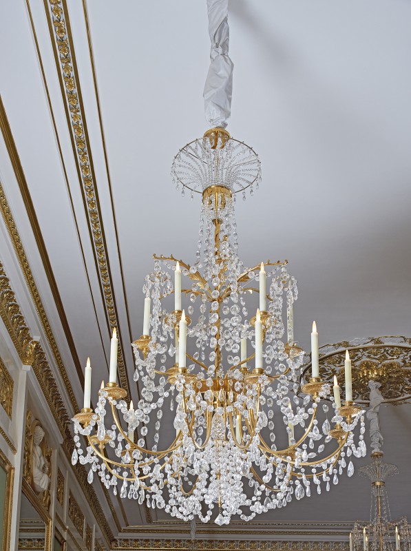 Eighteen-sconce chandelier 