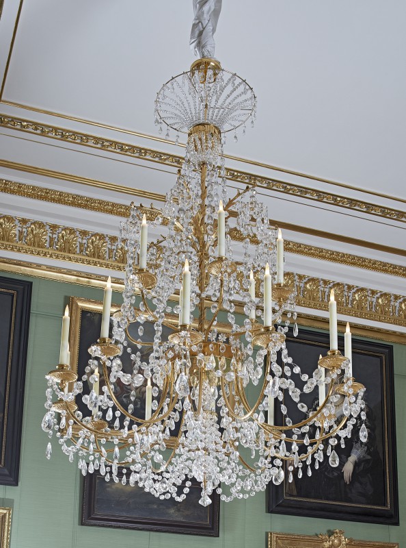 Eighteen-sconce chandelier 