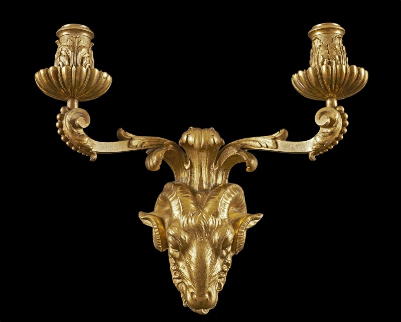 Applique in the form of rams’ head