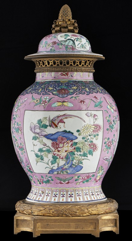 Porcelain vase competed with bronze