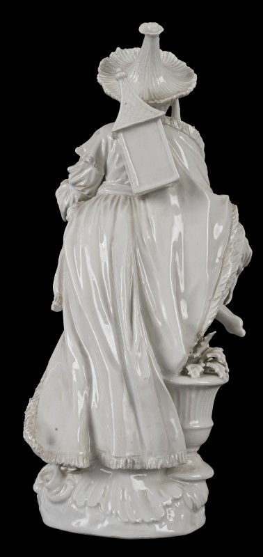 Porcelain figurine of Chinese musician: Malabar Woman