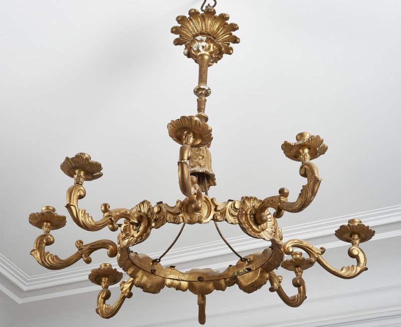 Eight-brunche chandelier 