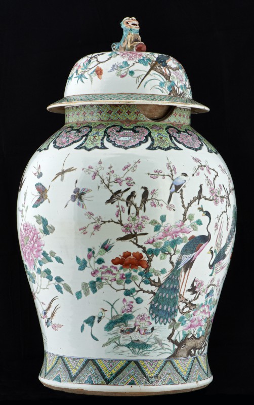 Vase with figure of a Foo dog (imperial guardian lions)