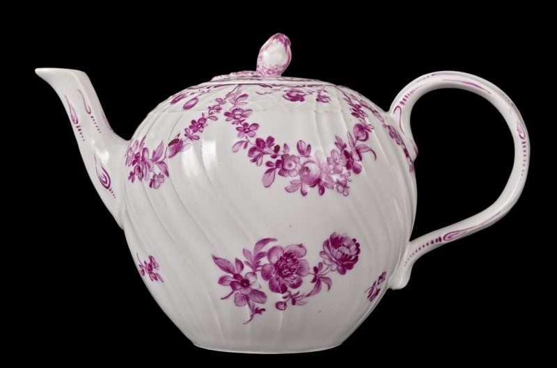 Tea pot with lid from the Breakfest Service
