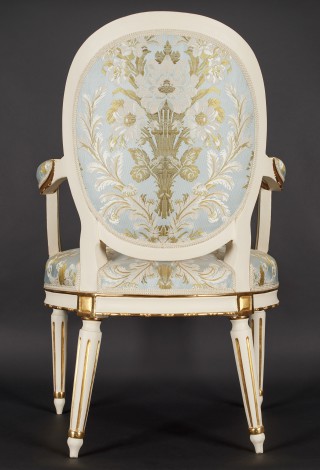 Armchair with medallion-shaped armrests - 3