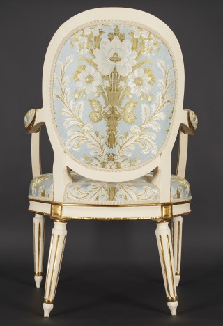 Armchair with medallion-shaped armrests - 3