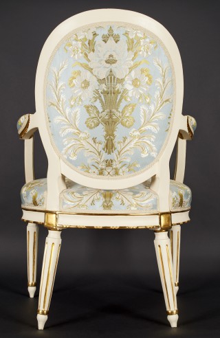 Armchair with medallion-shaped armrests - 2