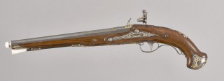 Pistol with flintlock mechanism - 1