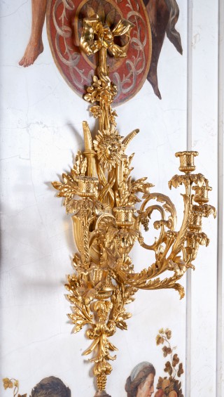 Five-branch applique with motif of a lyre and head of Apollo - 2