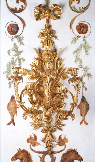 Five-branch applique with motif of a lyre and head of Apollo - 1