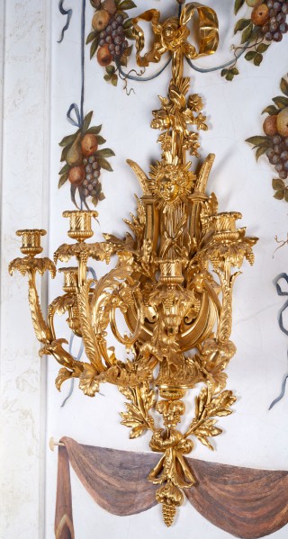 Five-branch applique with motif of a lyre and head of Apollo - 2