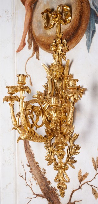 Five-branch applique with motif of a lyre and head of Apollo - 2