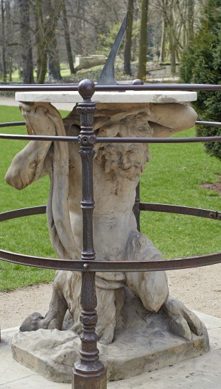 Sundial whit Satyr - 2