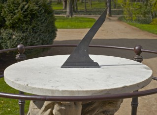 Sundial whit Satyr - 3