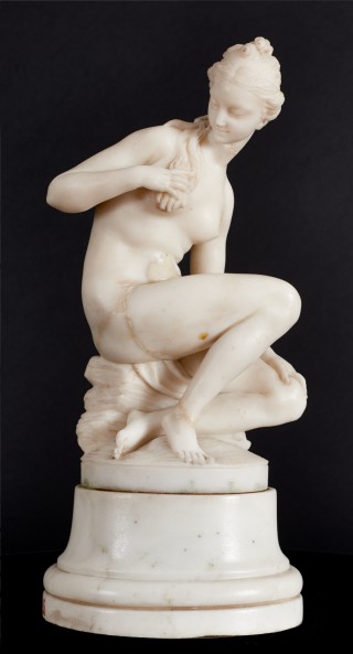 Aphrodite Crouching - 1