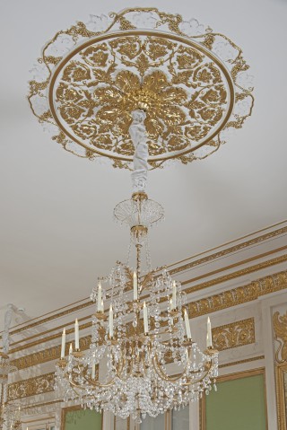 Eighteen-sconce chandelier 