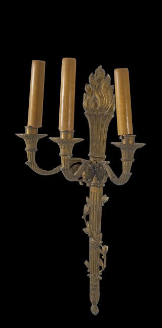 Three-branch applique