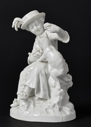 Figurine of a girl with cat - 2