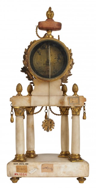 Mantel clock - 2