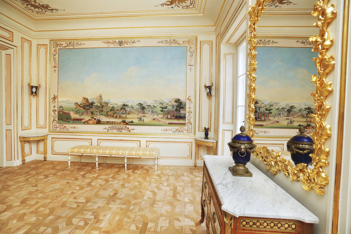 Pokój Kompanii z widokiem na malowidło Jana Bogumiła Plerscha - "Sceny z życia Chińczyków"