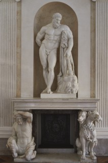 Herkules Farnese, Sala Balowa, Pałac na Wyspie 
