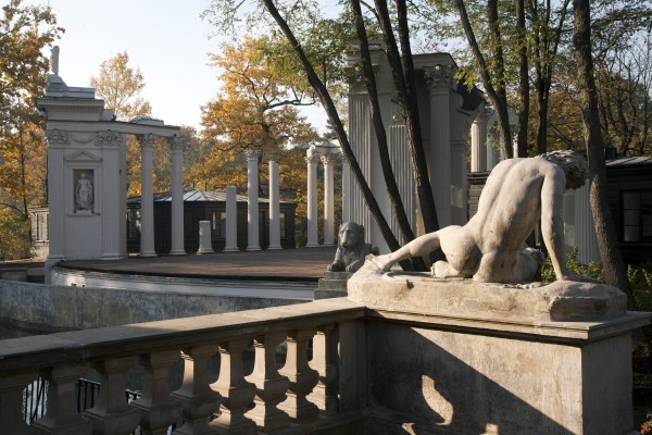 Rzeźba przy Amfiteatrze przedstawiająca umierającego gladiatora.