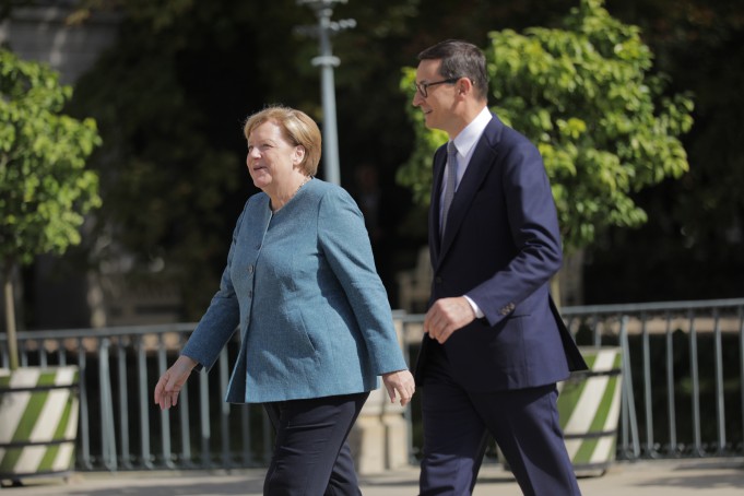 Kanclerz Merkel i premier Morawiecki w Łazienkach Królewskich.