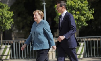 Kanclerz Merkel i premier Morawiecki w Łazienkach Królewskich.