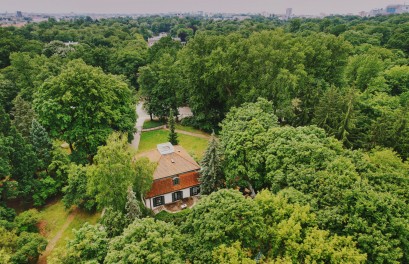 Widok z lotu ptaka na ogrody Łazienek Królewskich. 