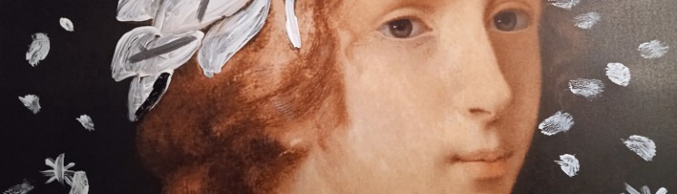 Obraz przedstawiający twarz kobiety z domalowanym na jej głowie białym wiankiem. Wokół twarzy kobiety widoczne są białe płatki śniegu. 